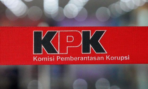 Pola Baru Korupsi Terbongkar: Keluarga, Kolega Jadi “Jembatan”