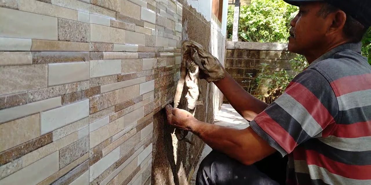 Sangat Estetis! Keramik Batu Alam Untuk Dinding Depan Rumah